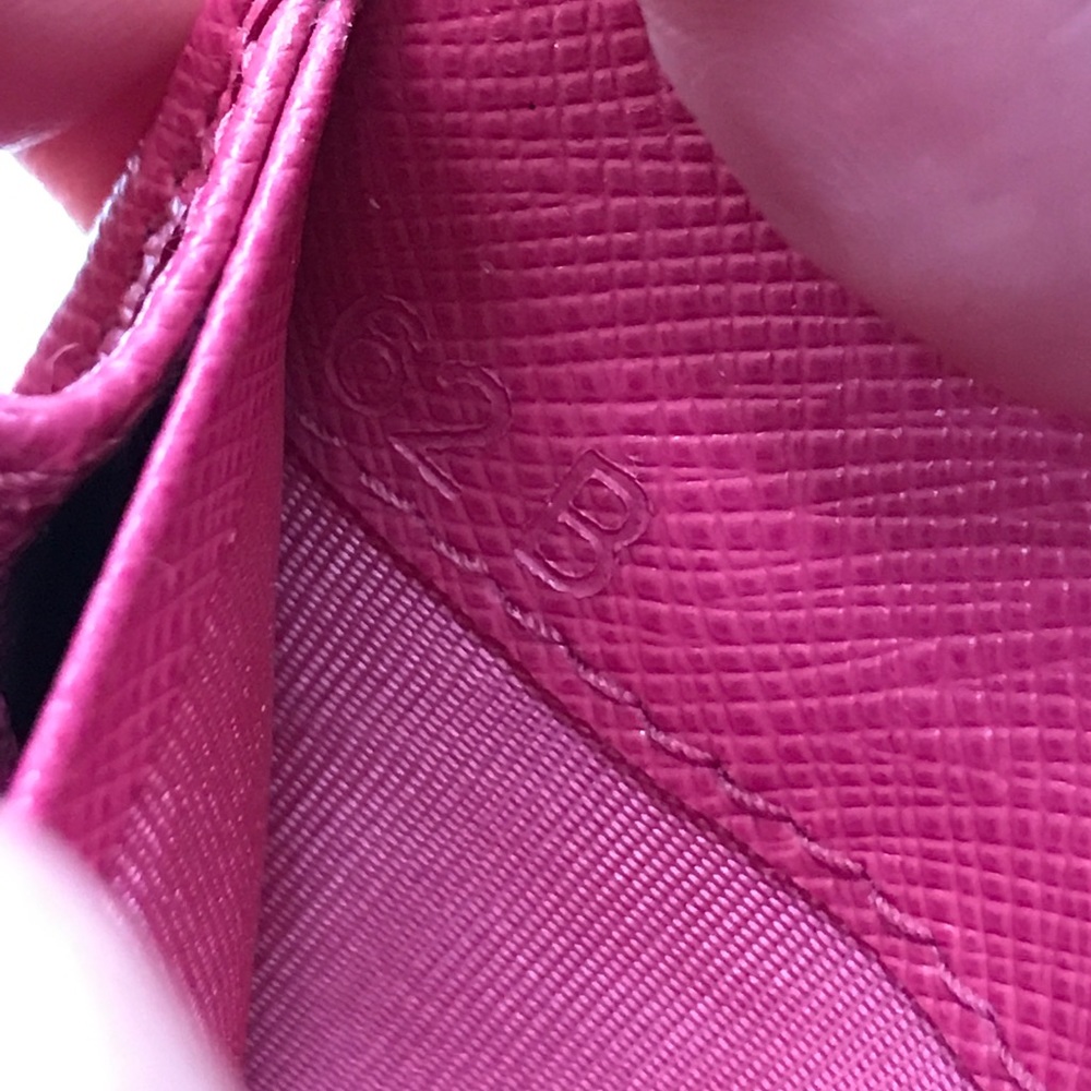Authentic Prada Saffiano Ribbon Wallet - Picture 4 of 13